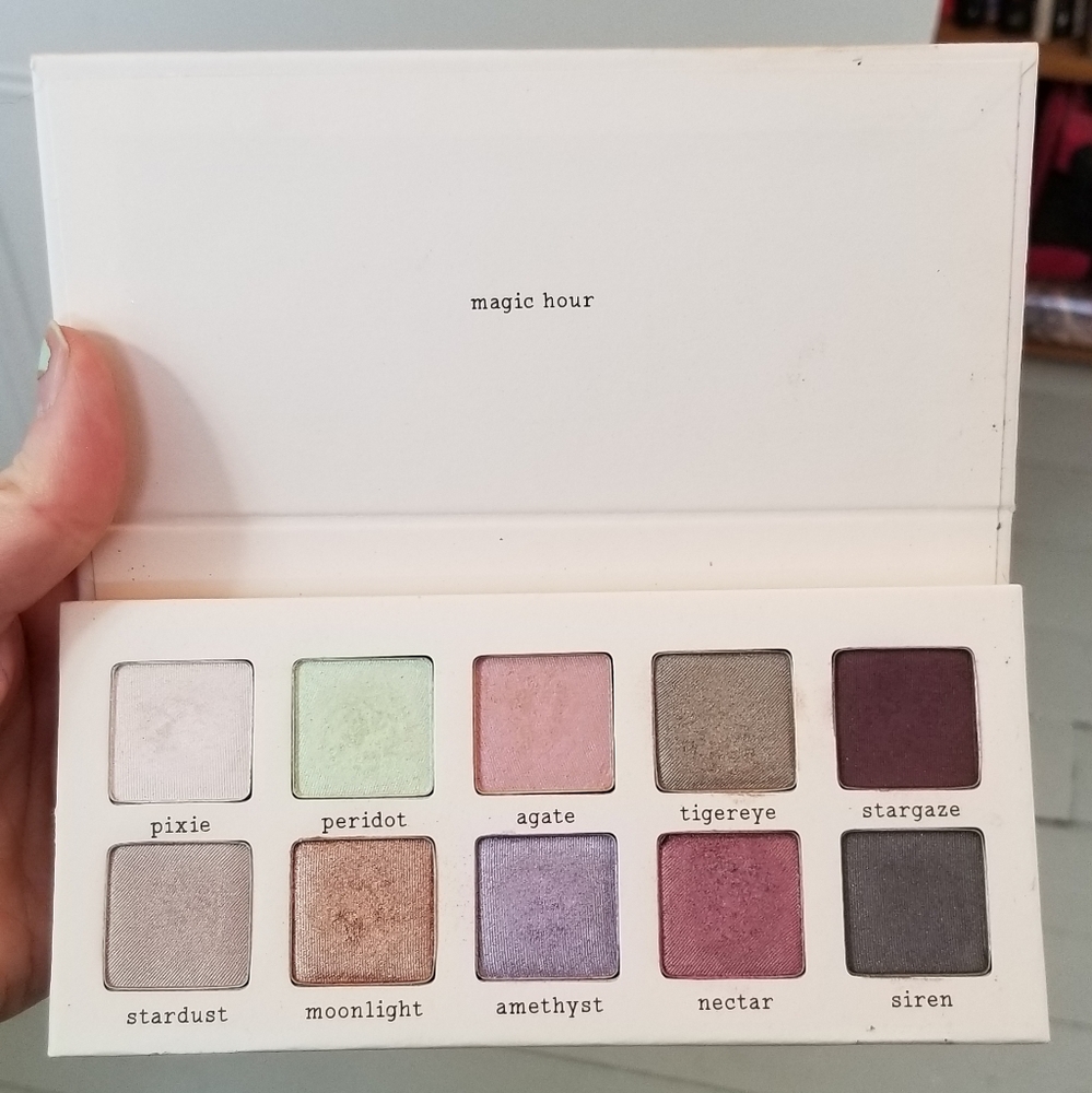 Ohii Irban Outfitters Magic Hour shimmer palette